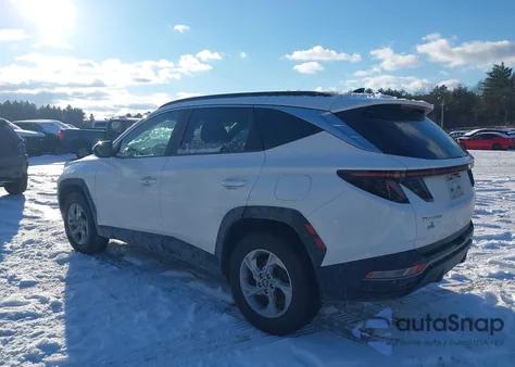 2022 Hyundai Tucson Sel z USA, uszkodzony, nr VIN KM8JBCAE4NU025960